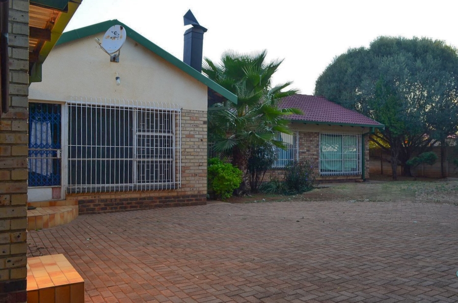 3 Bedroom Property for Sale in Meiringspark Ext 4 North West